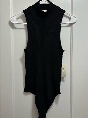 ON 34th: XS Sleeveless Black Ribbed Turtleneck Bodysuit with Glitter